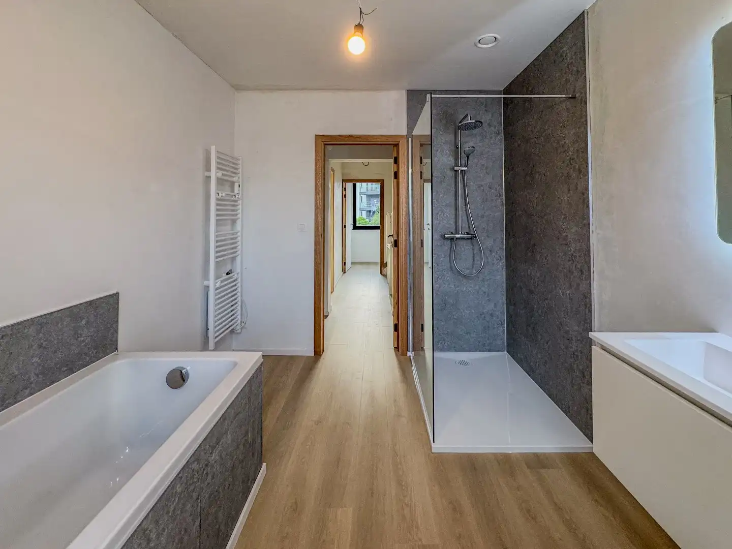 Gerenoveerde woning met 3 slaapkamers en gezellig stadstuin. foto 10