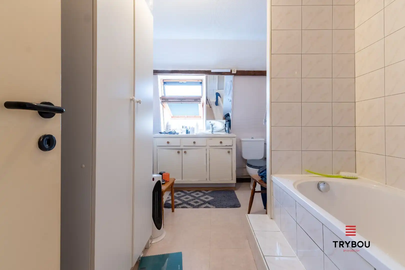 Te renoveren halfopen woning op ruim perceel van 1422m² in Brielen foto 11