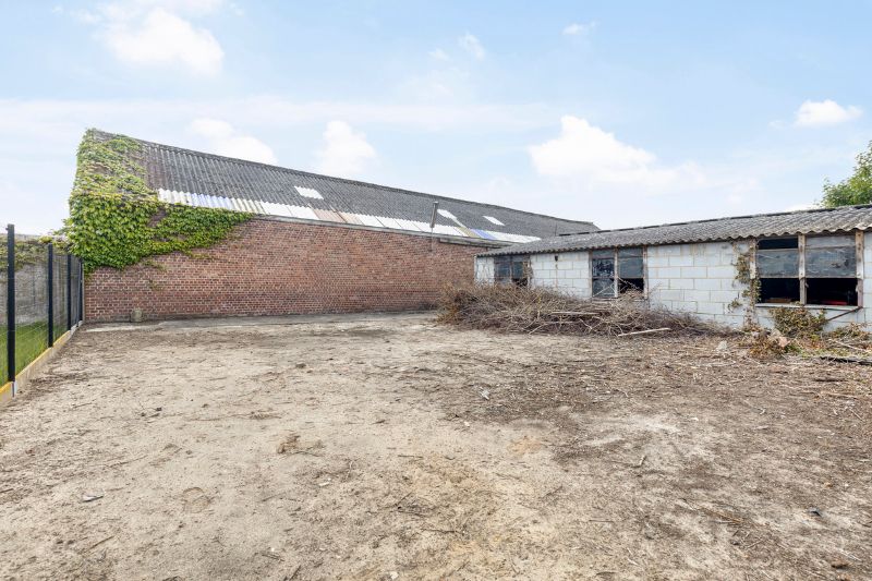 Magazijn 900 m2 te huur. foto 10