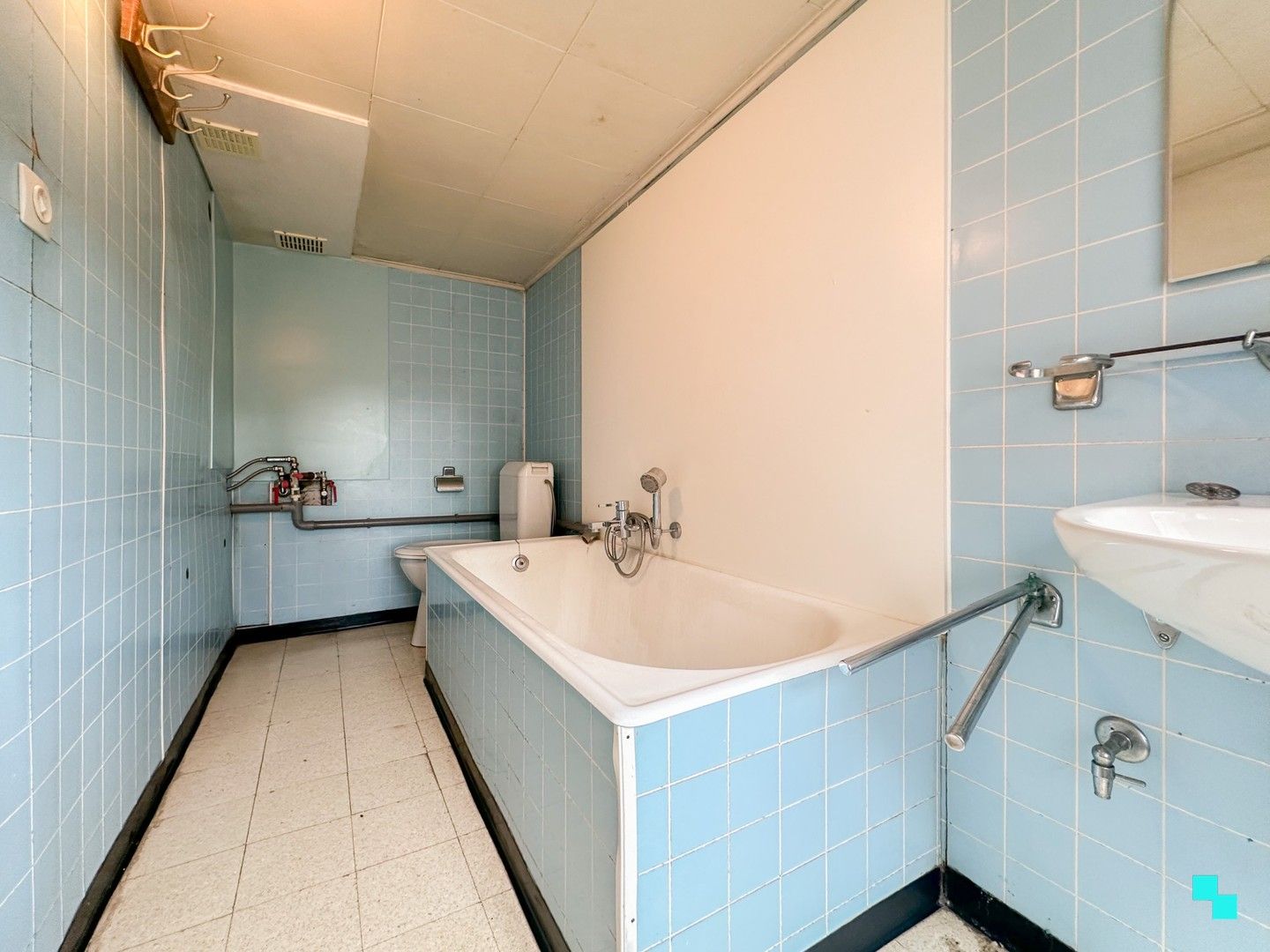 Te renoveren woning te Emelgem foto 17