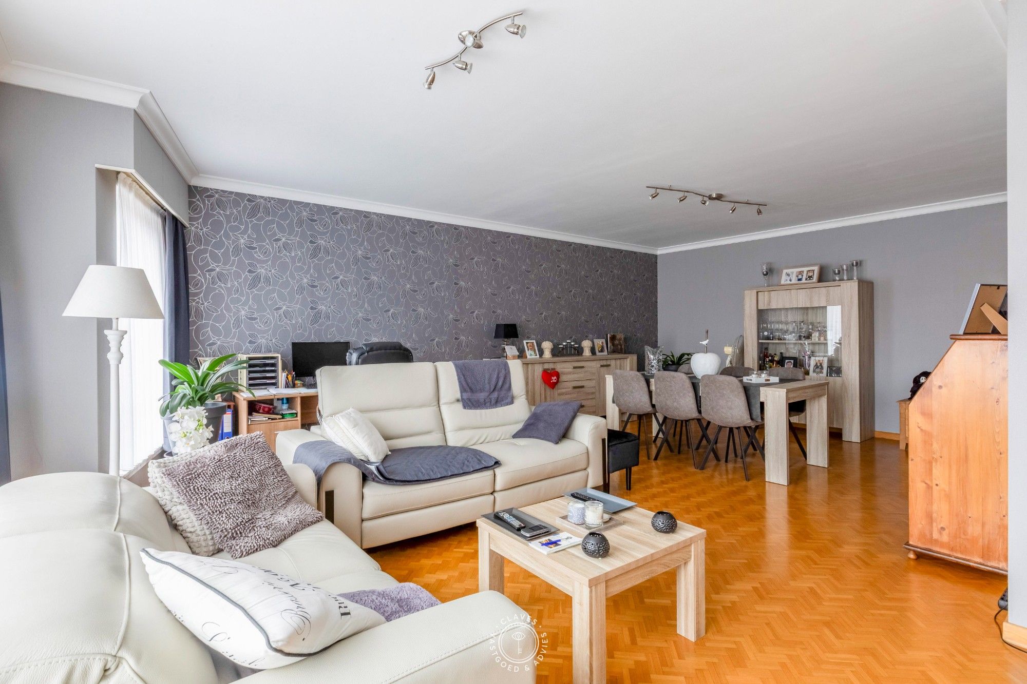 Stijlvol appartement op toplocatie: 3 slaapkamers, 2 badkamers en zonneterras foto 2