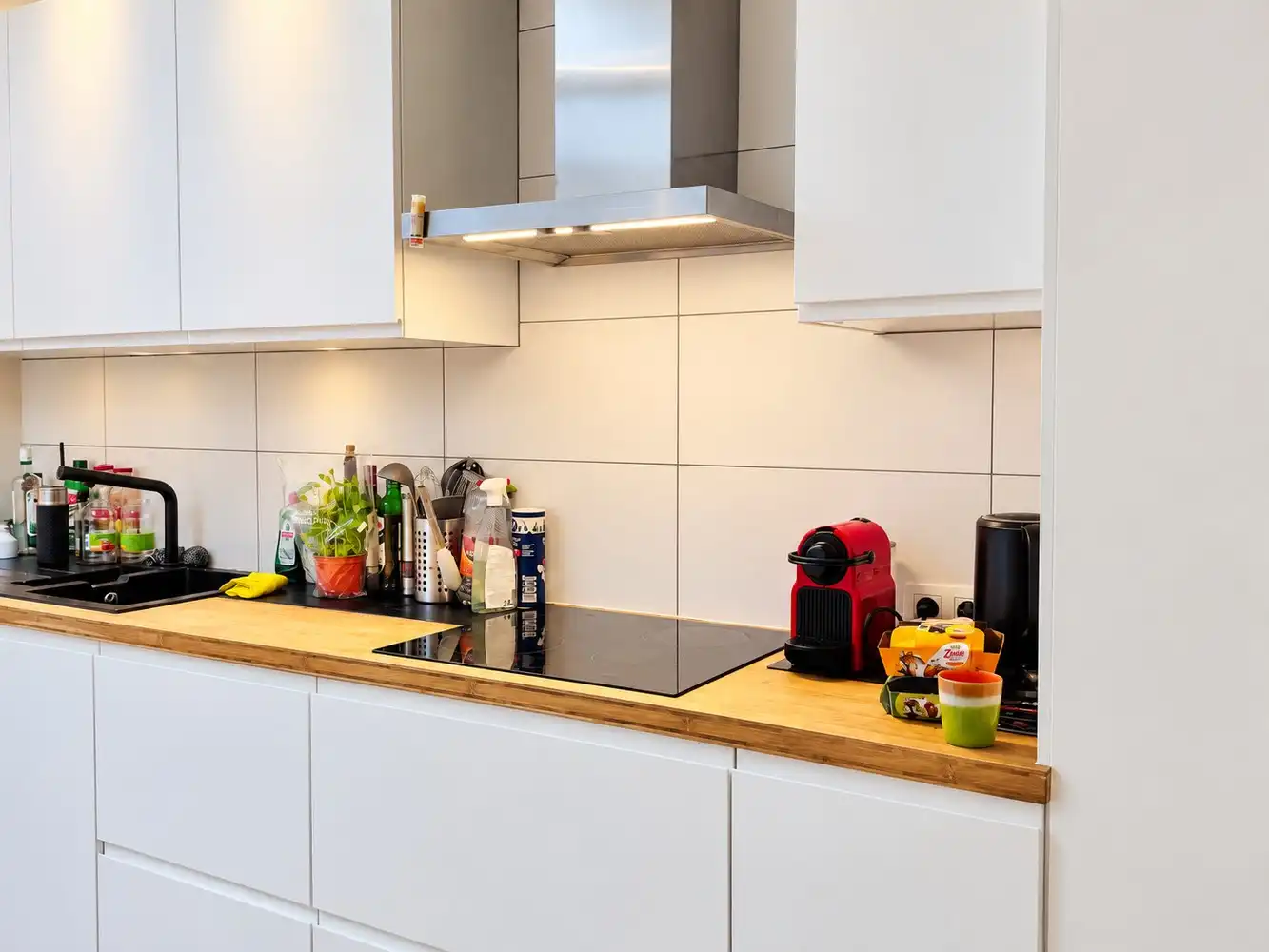 Energiezuinige, gerenoveerde stadswoning met 2 slaapkamers nabij het Zuidpark foto 4