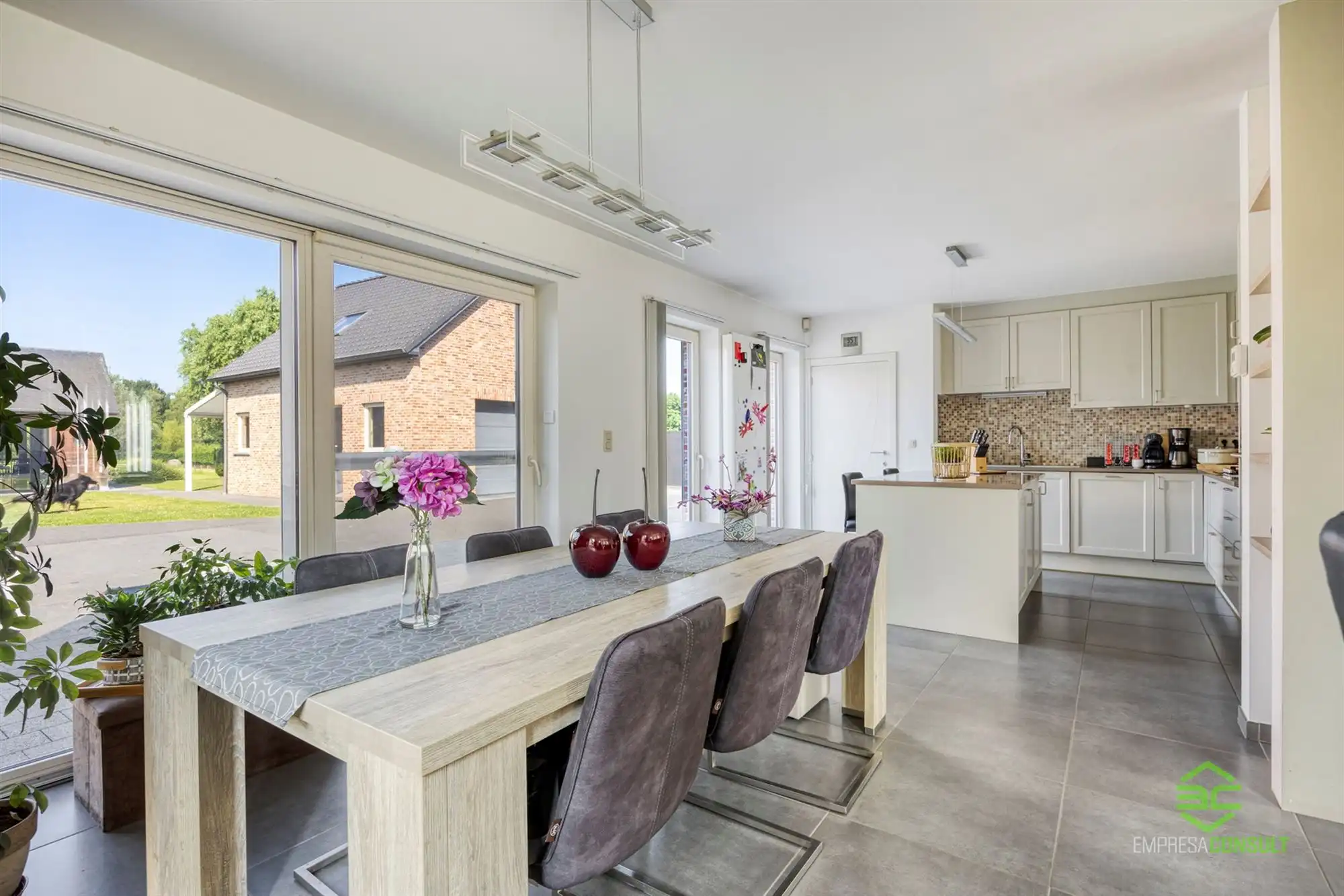 Instapklare woning met aparte garage en werkplaats van 150m² in Schulen! foto 7