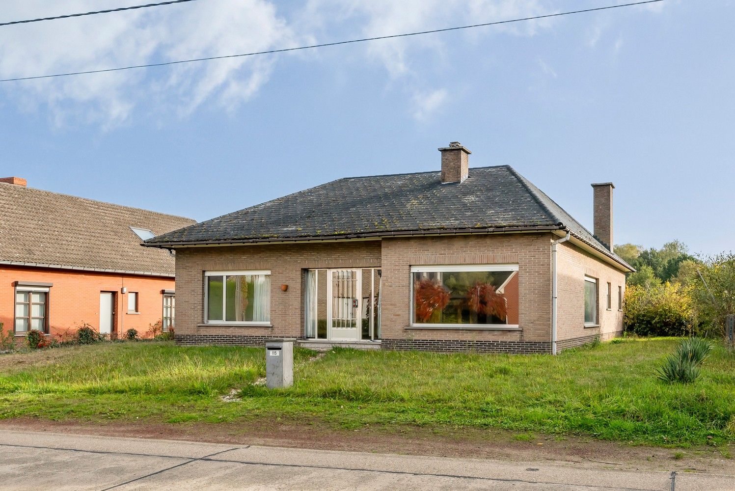 Op te frissen woning met zicht op groen foto 3