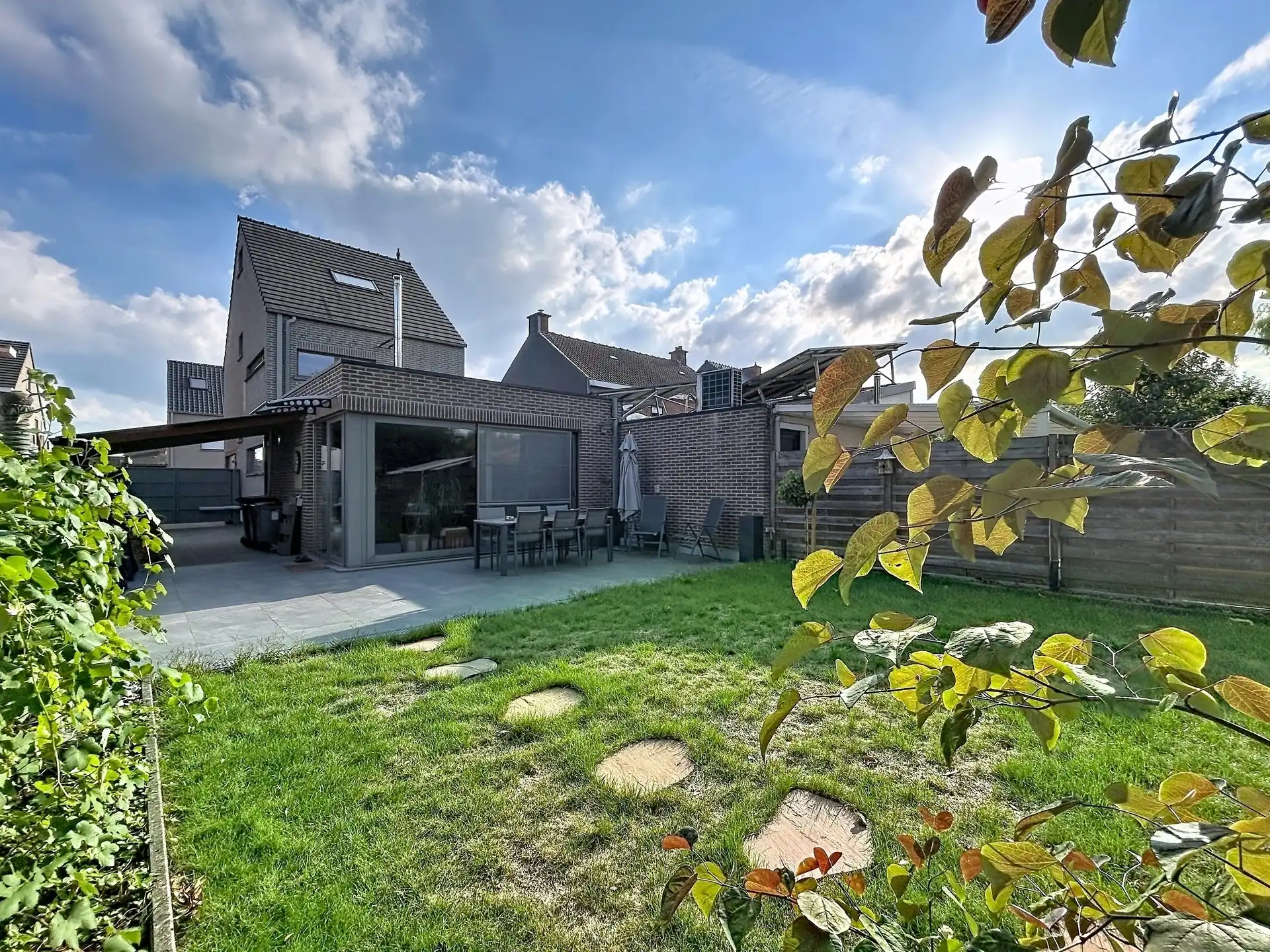 Prachtige, energiezuinige woning met 4 slp en garage op perceel van 318m². foto 24