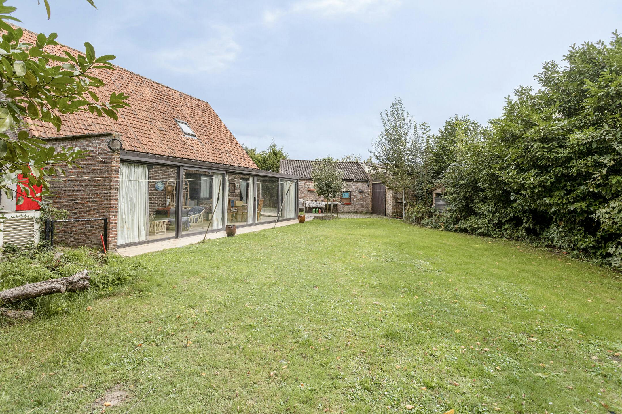 Rustig gelegen open bebouwing met grote tuin foto 44