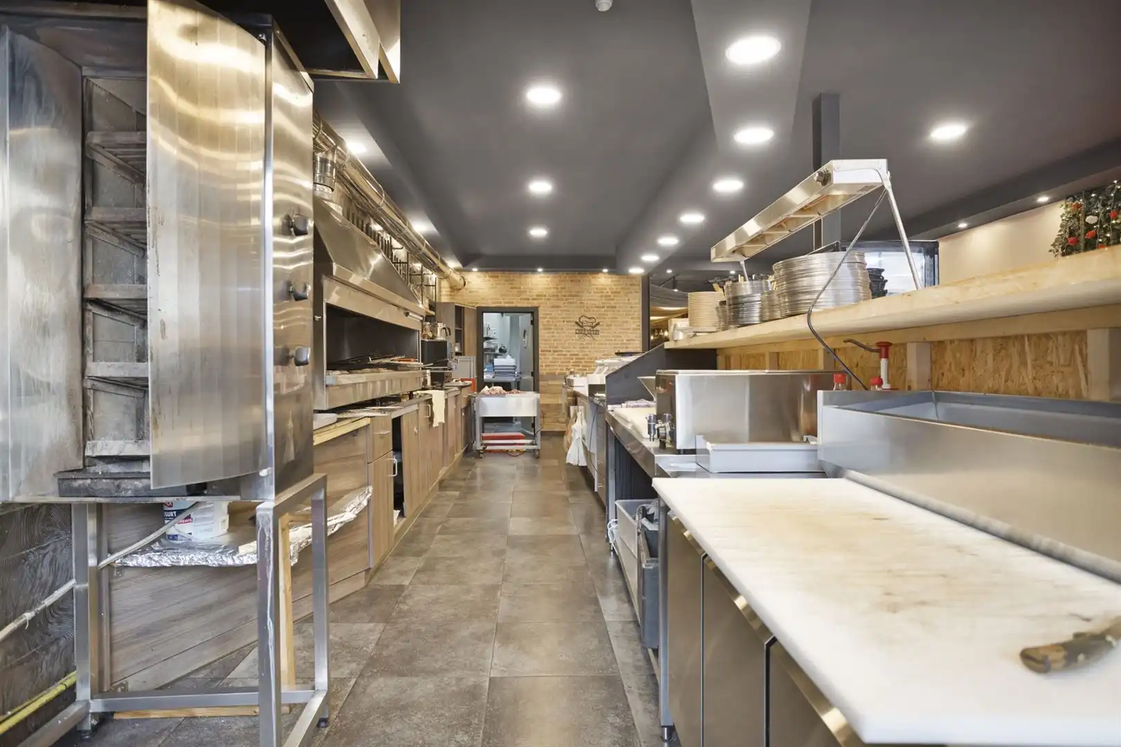 TE KOOP: Opbrengsteigendom in het centrum van Heusden-Zolder! foto 7