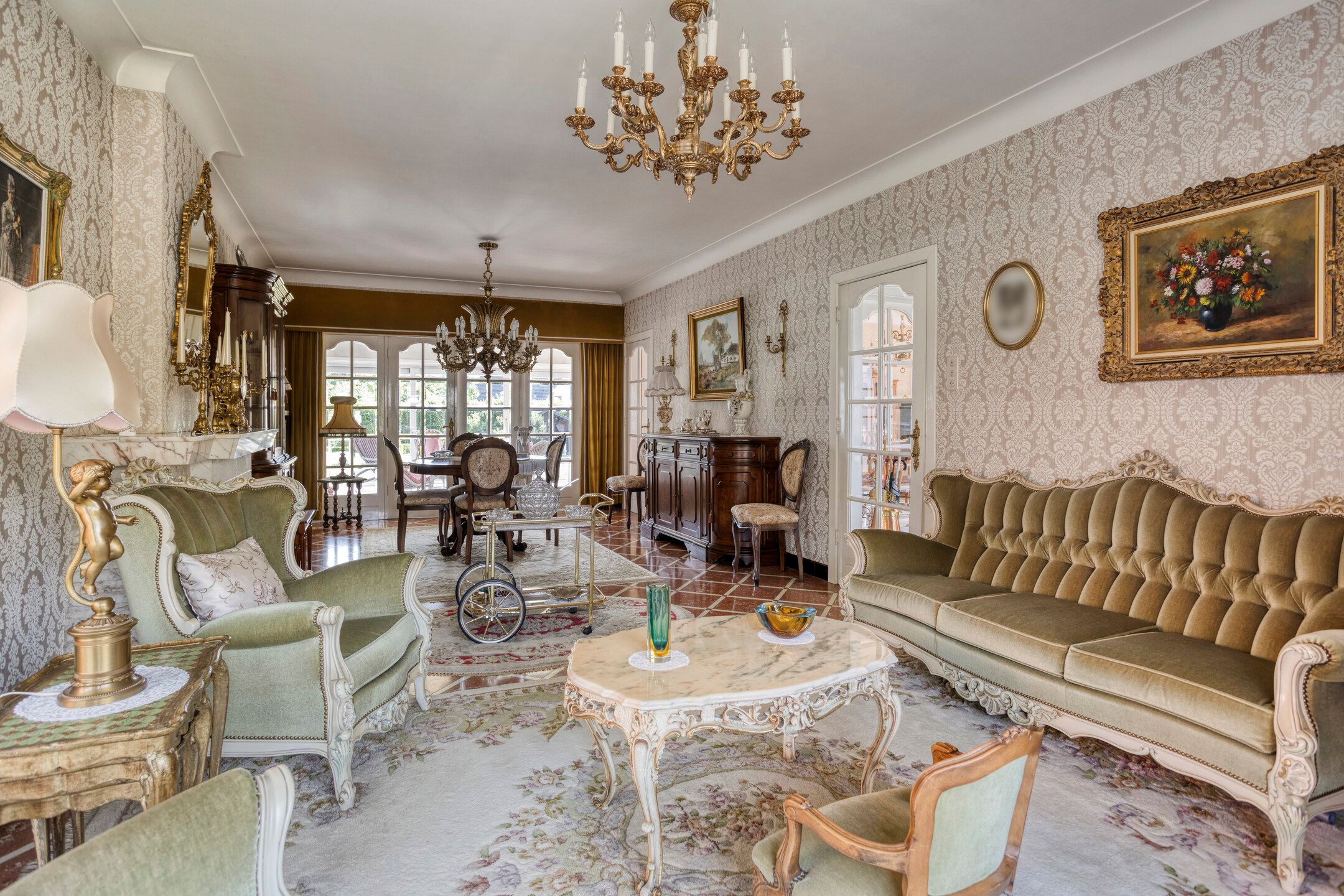 Te renoveren woning met veel potentieel foto 7