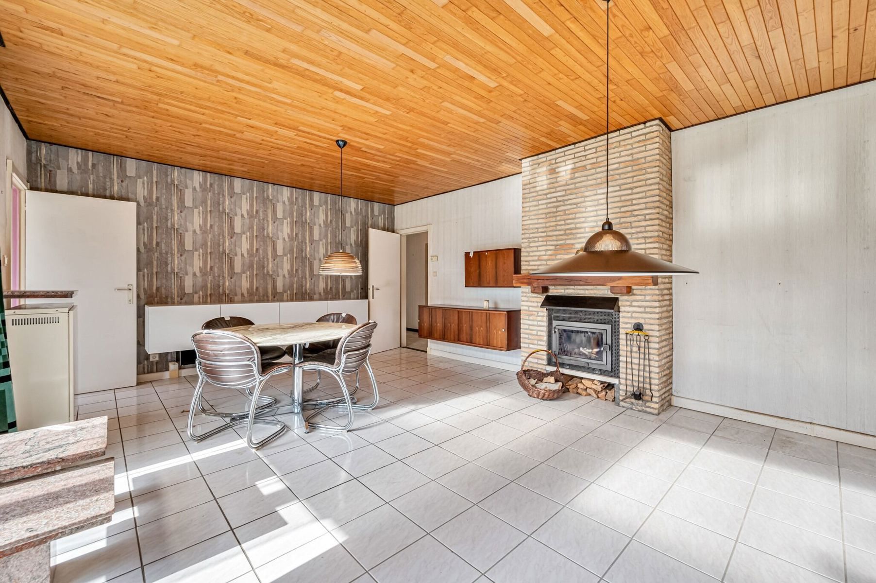 Op te frissen bungalow met zolderverdieping foto 4