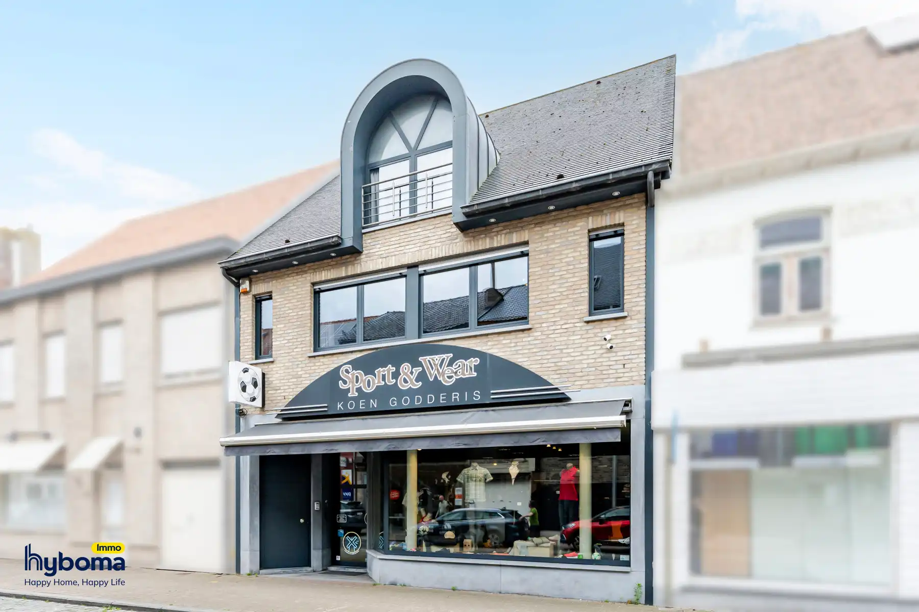 Instapklare woning met handelsruimte in centrum Kortemark foto 2