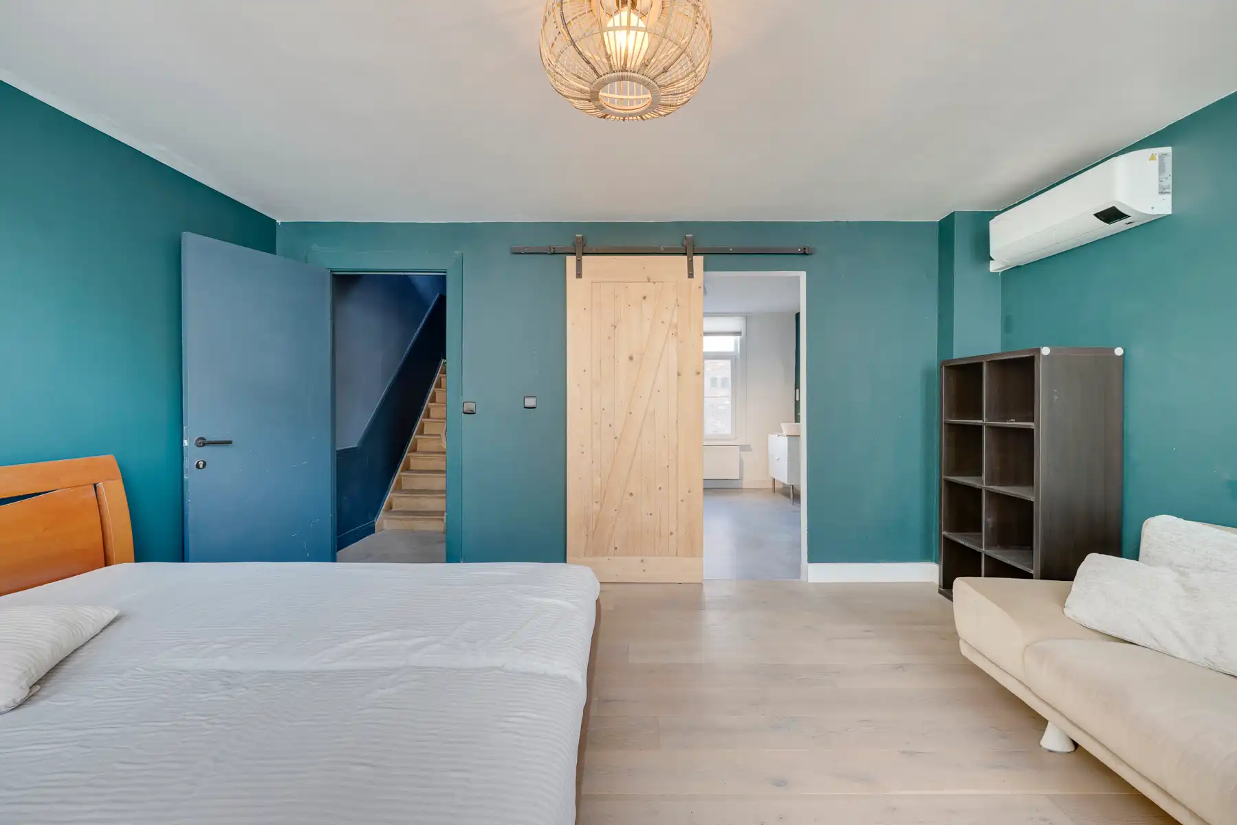 Karaktervol burgerhuis op toplocatie foto 11