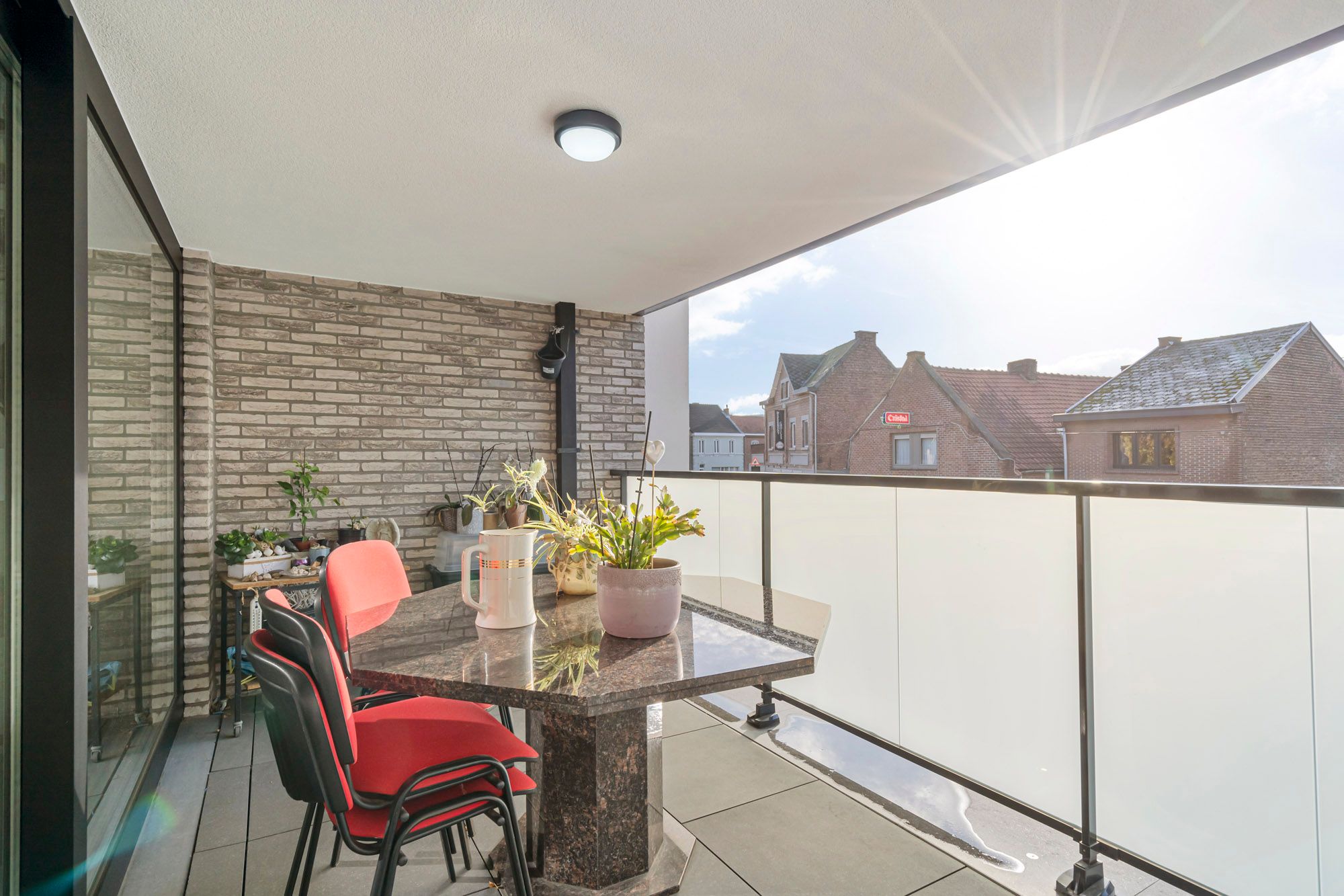 Ideale investering: recent appartement met ruim terras en onmiddellijke huuropbrengst te Maasmechelen foto 6