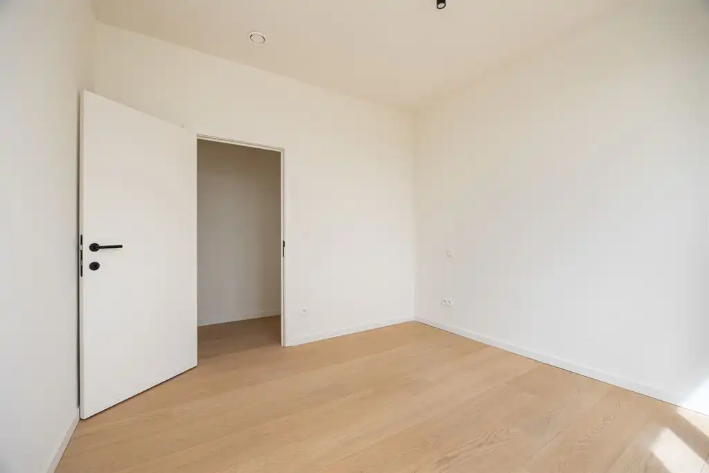 Hoogwaardig afgewerkt 2 slpk op bovenste verdieping foto 11