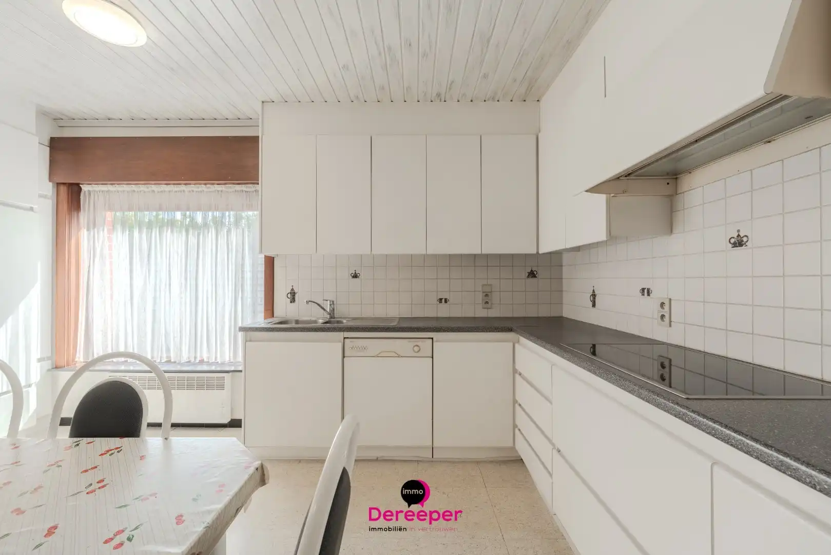 Commercieel pand met showroom, atelier, opslagplaatsen en woonst op toplocatie foto 14