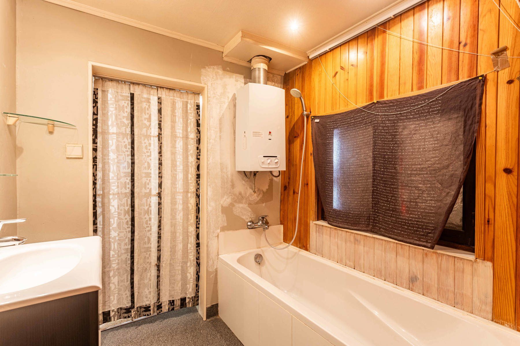Te koop: te renoveren woning met private parkeerplaats! foto 14