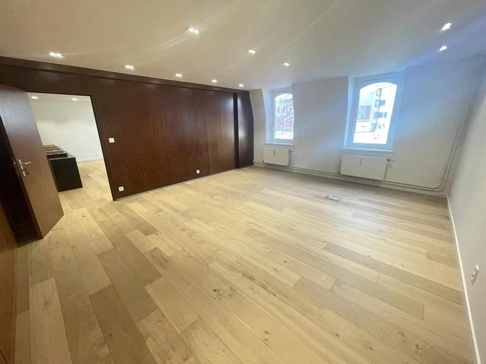 Prestigieus kantoor te huur op de Frankrijklei foto 2