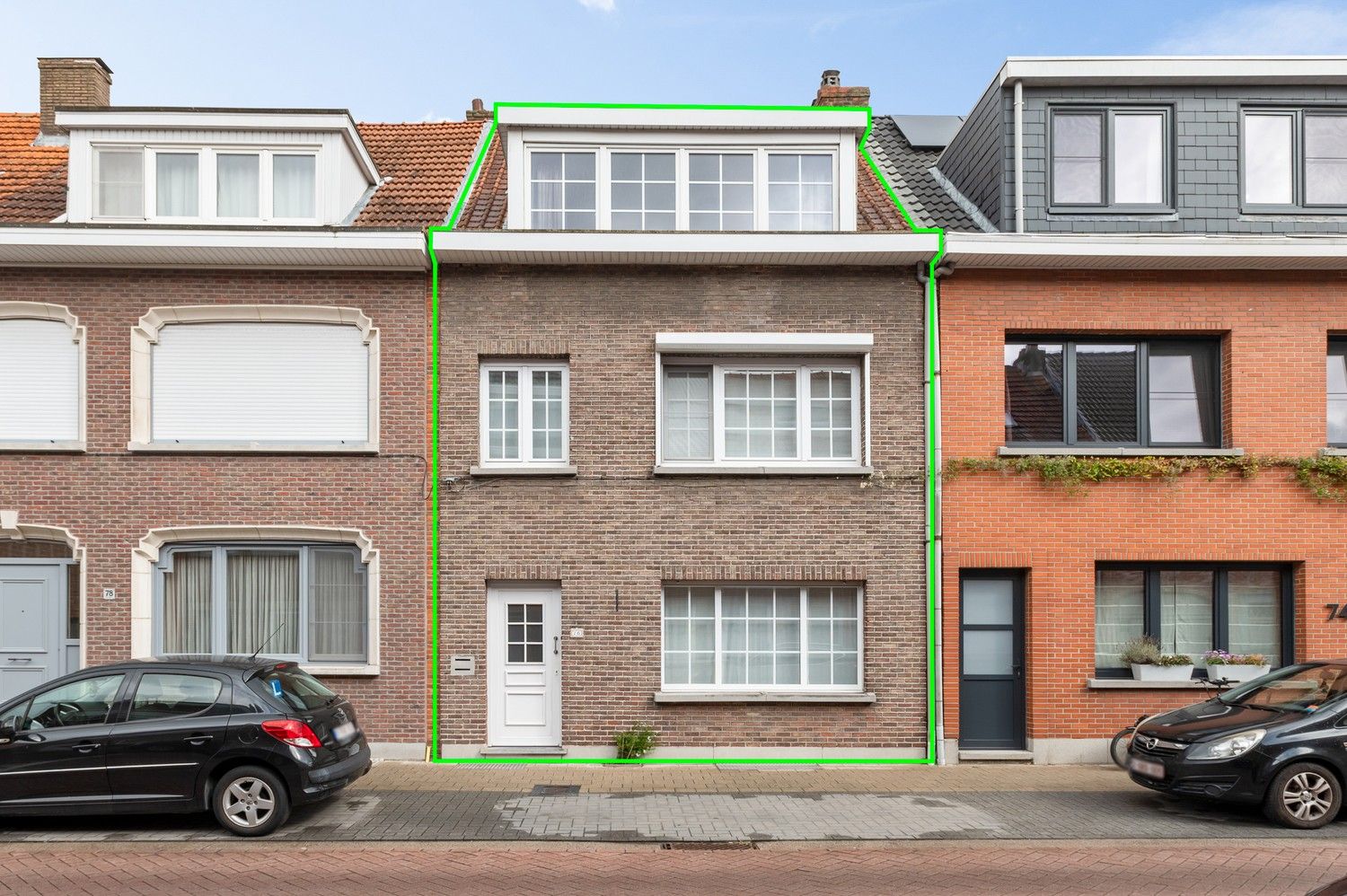 Instapklaar, ruim huis met 4 slaapkamers en tuin te koop in Schoten! foto 27