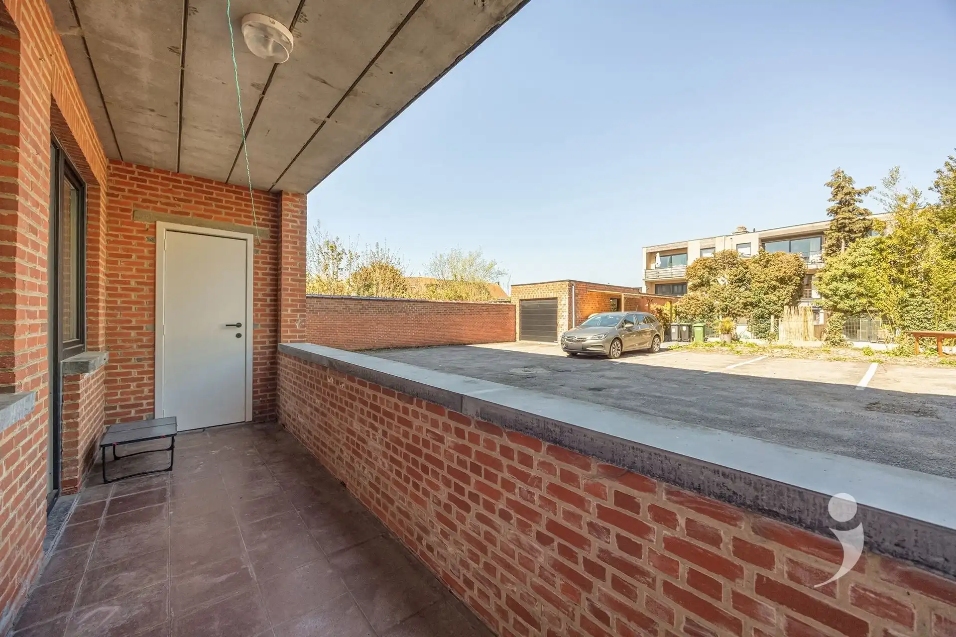 Gerenoveerd appartement met 2 slaapkamers, garagebox en staanplaats foto 21