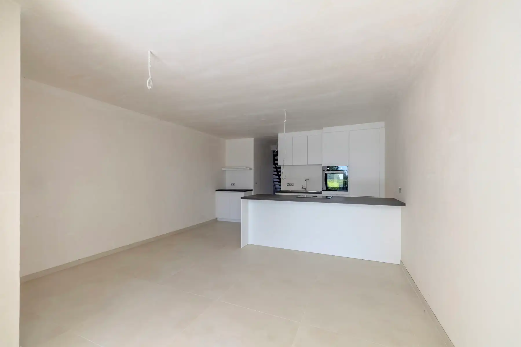 Gerenoveerde woning met 3 slpks, tuin en garage foto 6