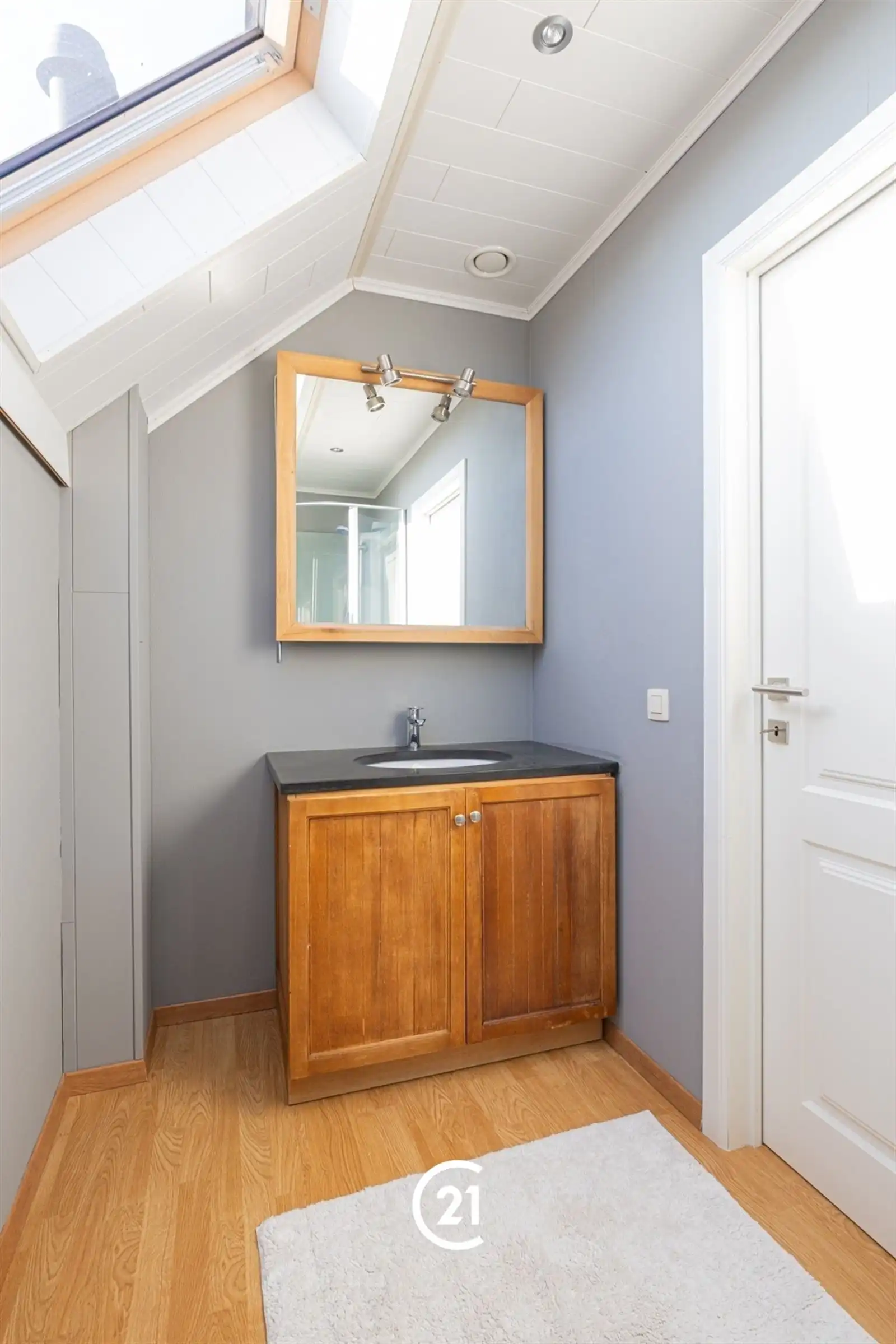 Prachtige, ruime villa (2013) met tuin en weide op +/- 72are foto 31