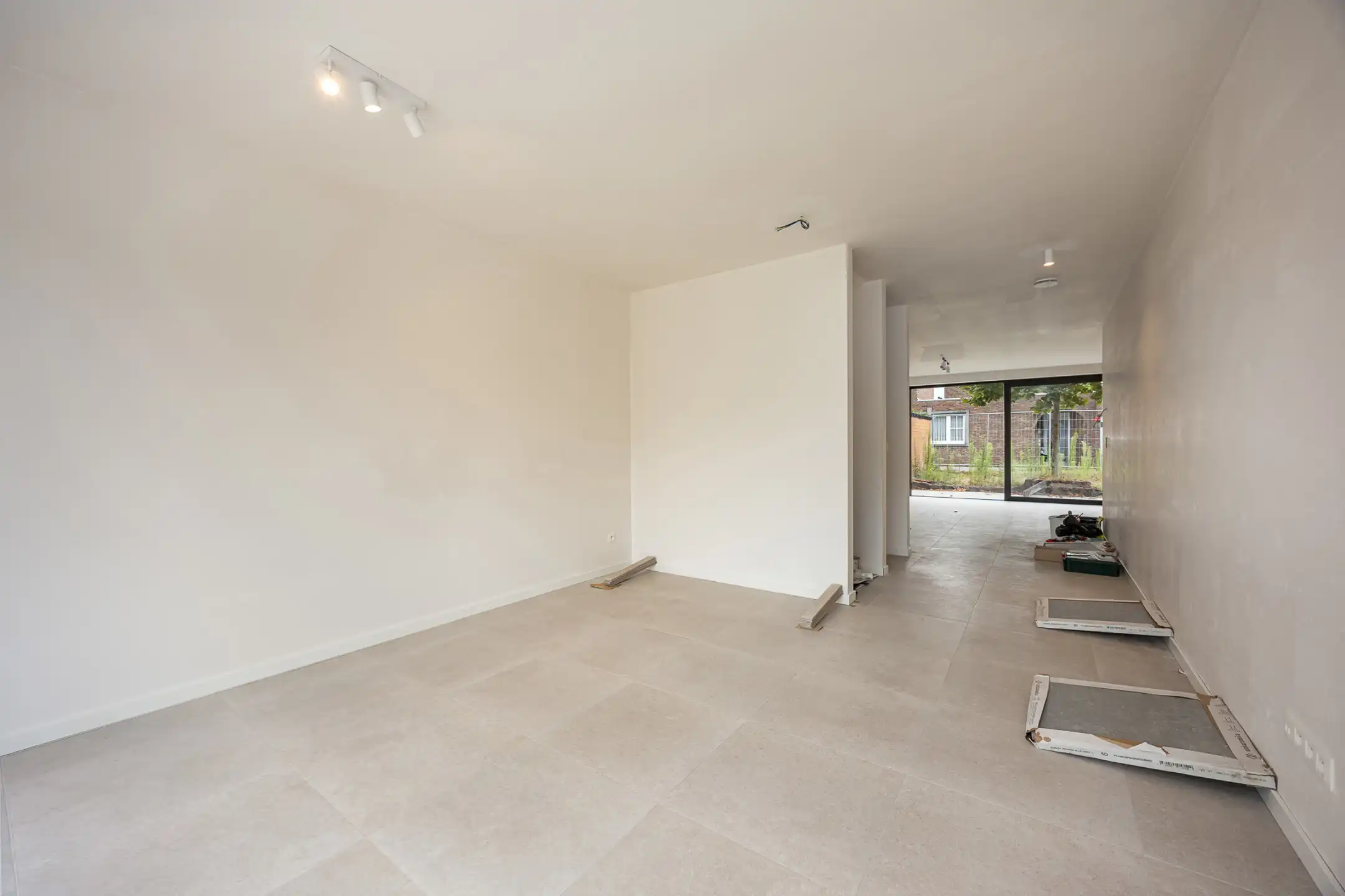 Nieuwbouwwoning met 4 slpks en tuin nabij Nieuwe Kaai. foto 3
