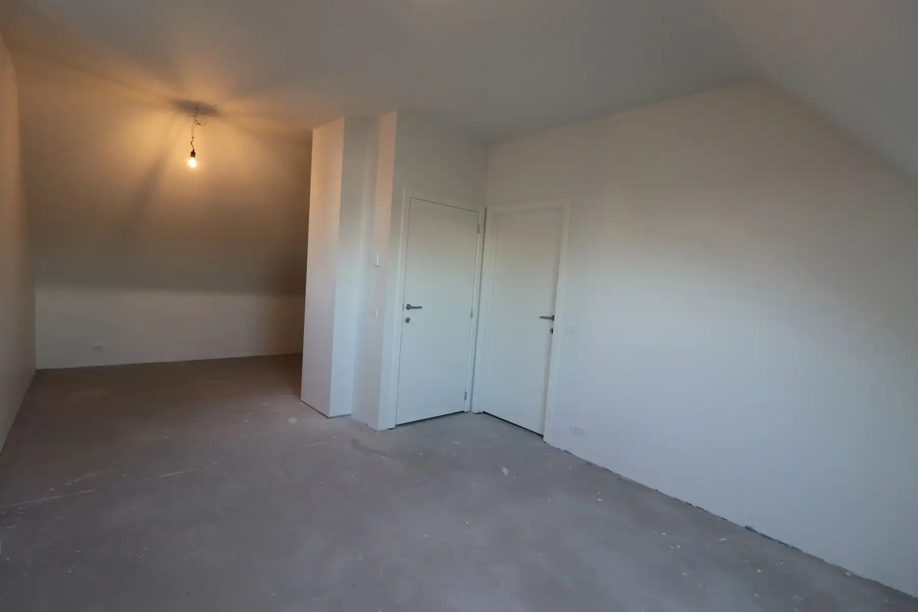 Ruime nieuwbouwwoning (163m² BO) met 3 slaapkamers, terras met tuin en brede carport. foto 13