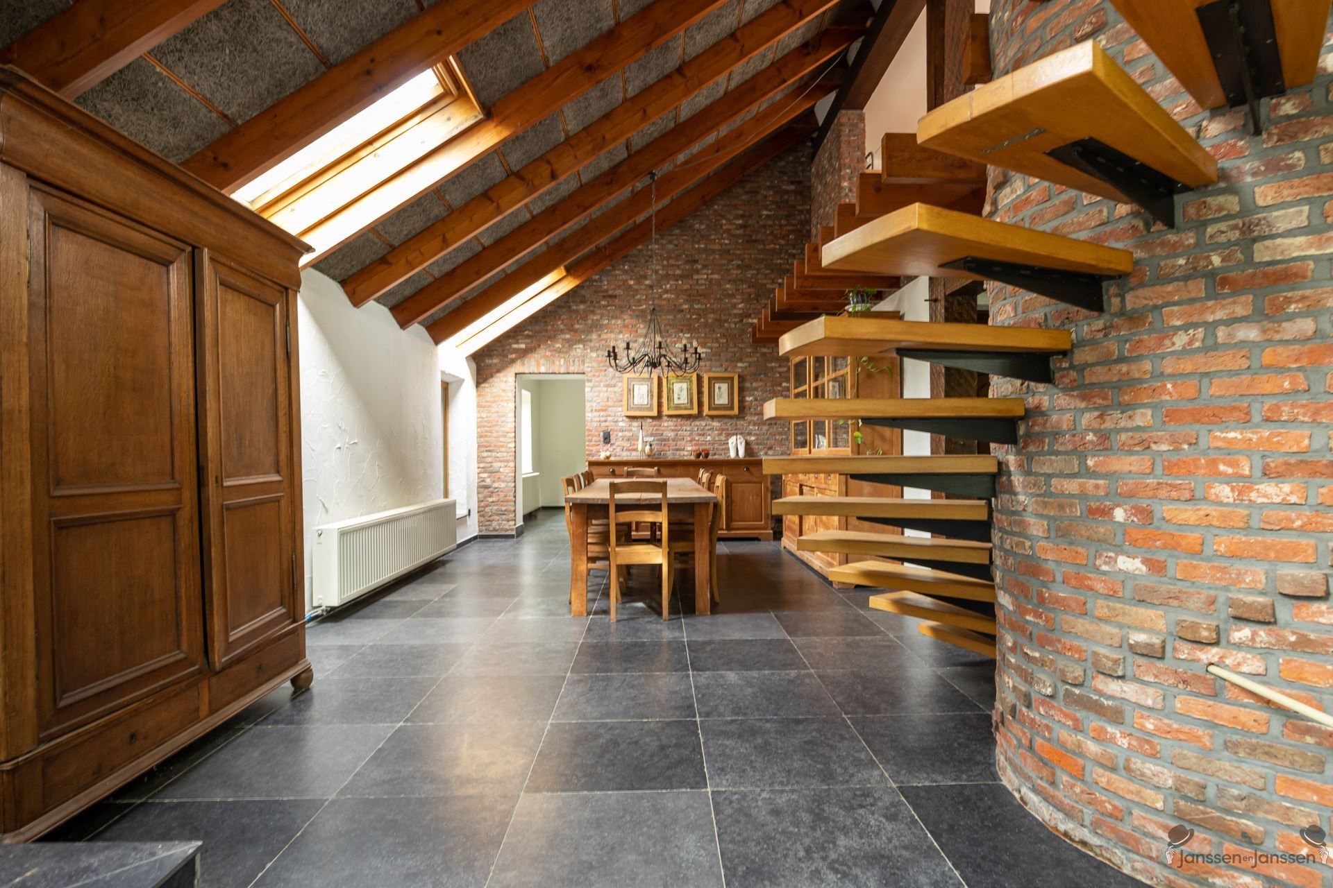 Uniek landhuis,4 slaapkamers, bijgebouwen op een perceel van 2200m² in het groen te Begijnendijk foto 9