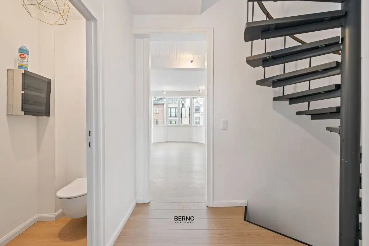 Gerenoveerde handelswoning met tuin op topligging foto 3