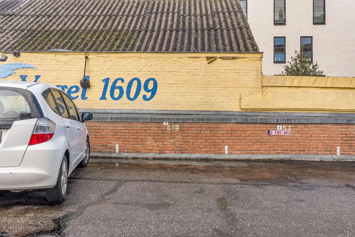 Gunstig gelegen appartement met 2 slaapkamers en 2 autostaanplaatsen foto 16