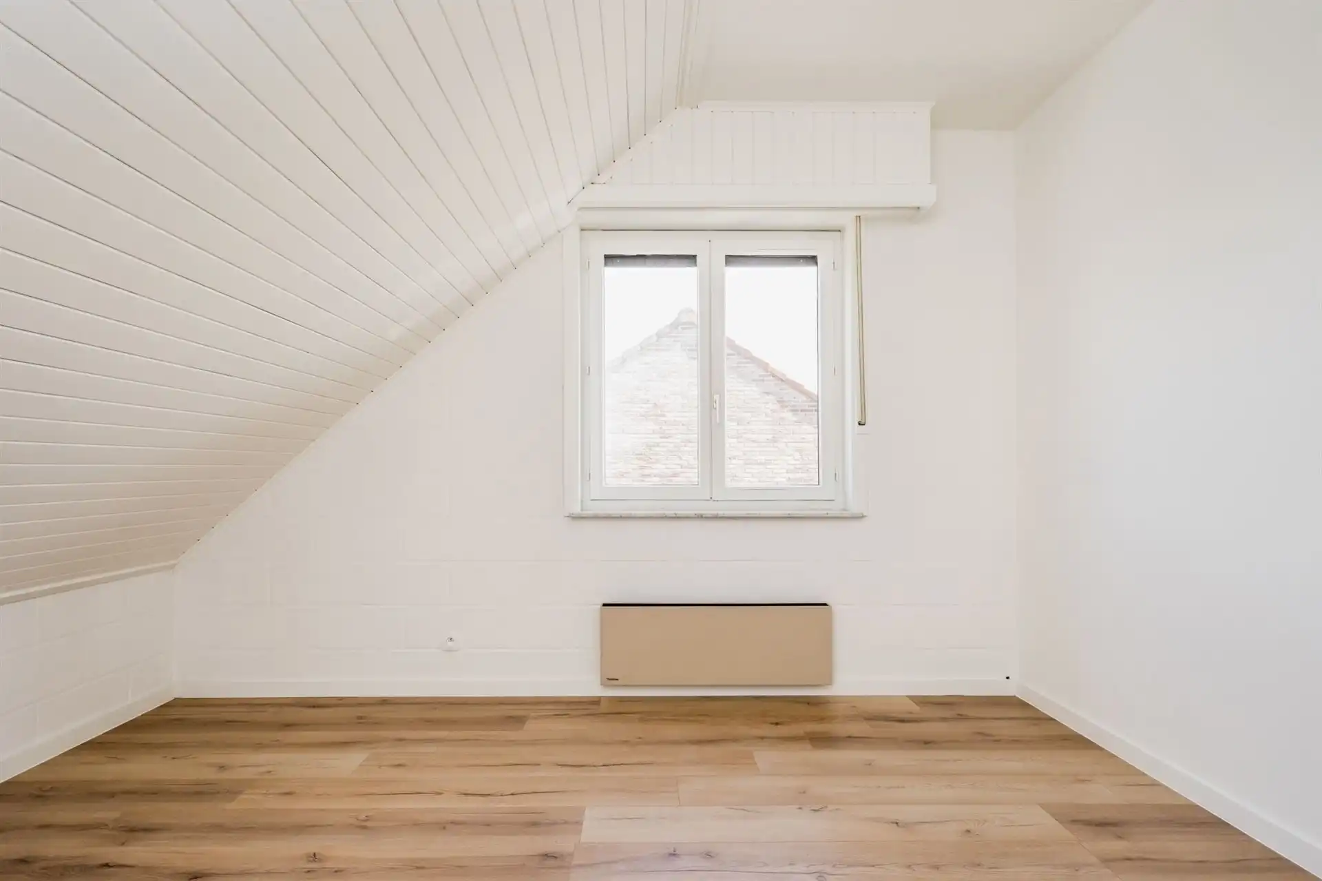 Ruime villa met 6 slaapkamers, zonnige tuin, 2 garages en oprit in rustige woonwijk te Lier foto 21