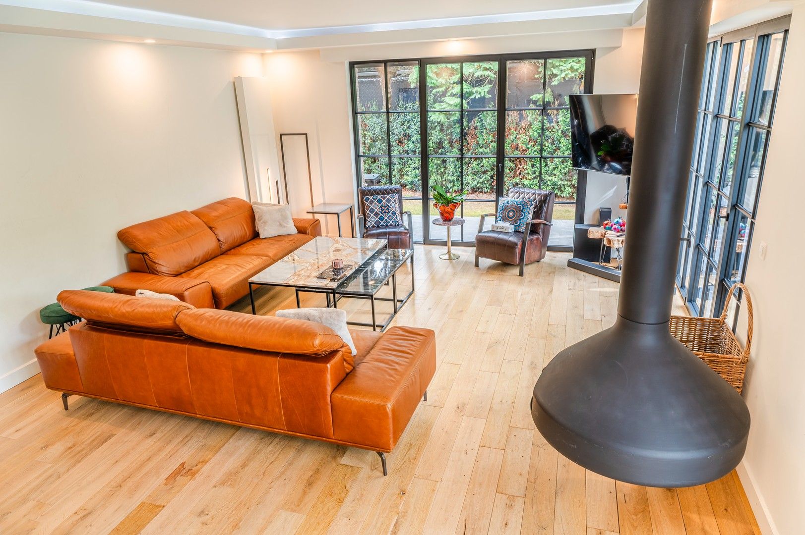 Gelijkvloerse villa met verwarmd zwembad op 1.056 m² in Zwijndrecht! foto 2