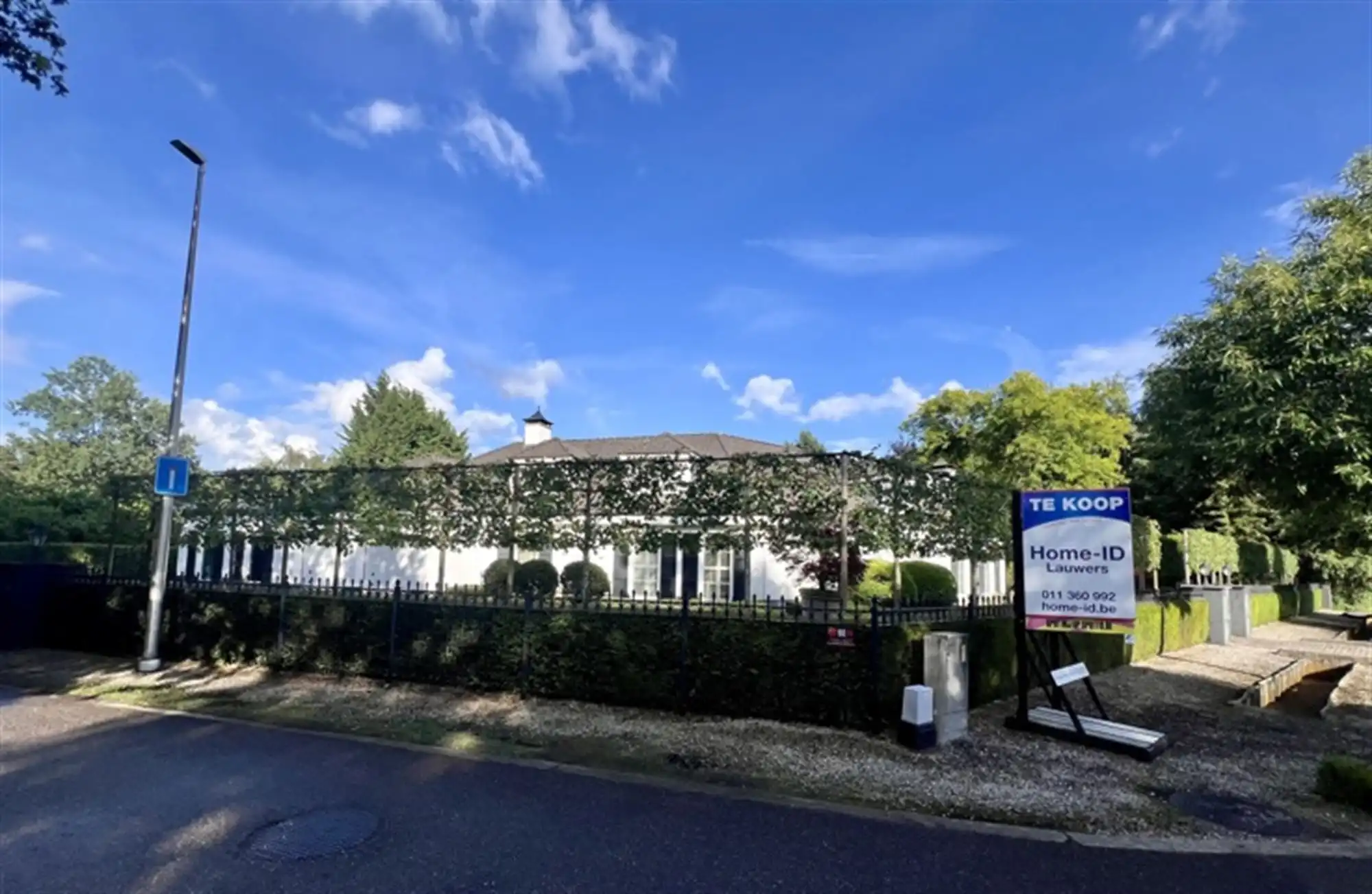 Villa met binnen en buitenzwembad foto 36