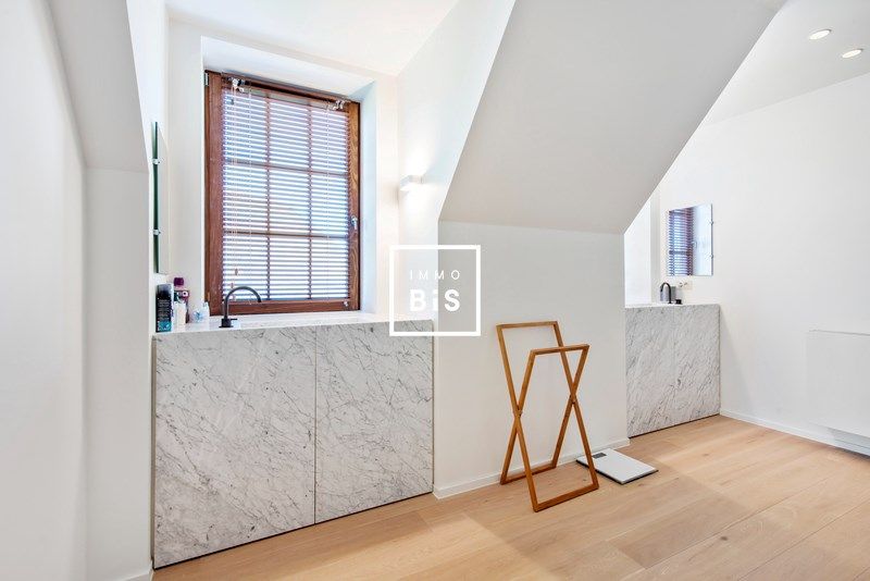 Exclusieve instapklare villa in het Zoute met zonnige tuin foto 18