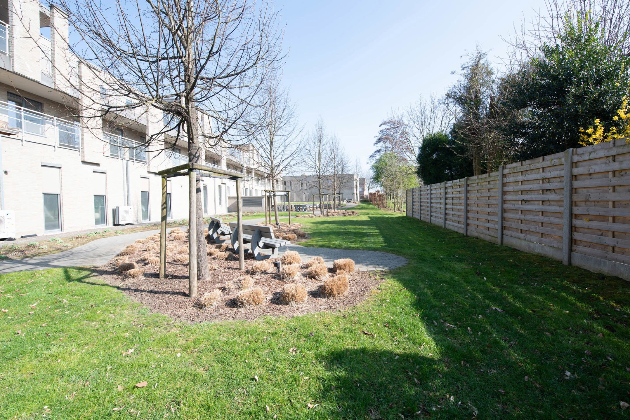 Serviceflat met autostandplaats & kelderberging foto 22