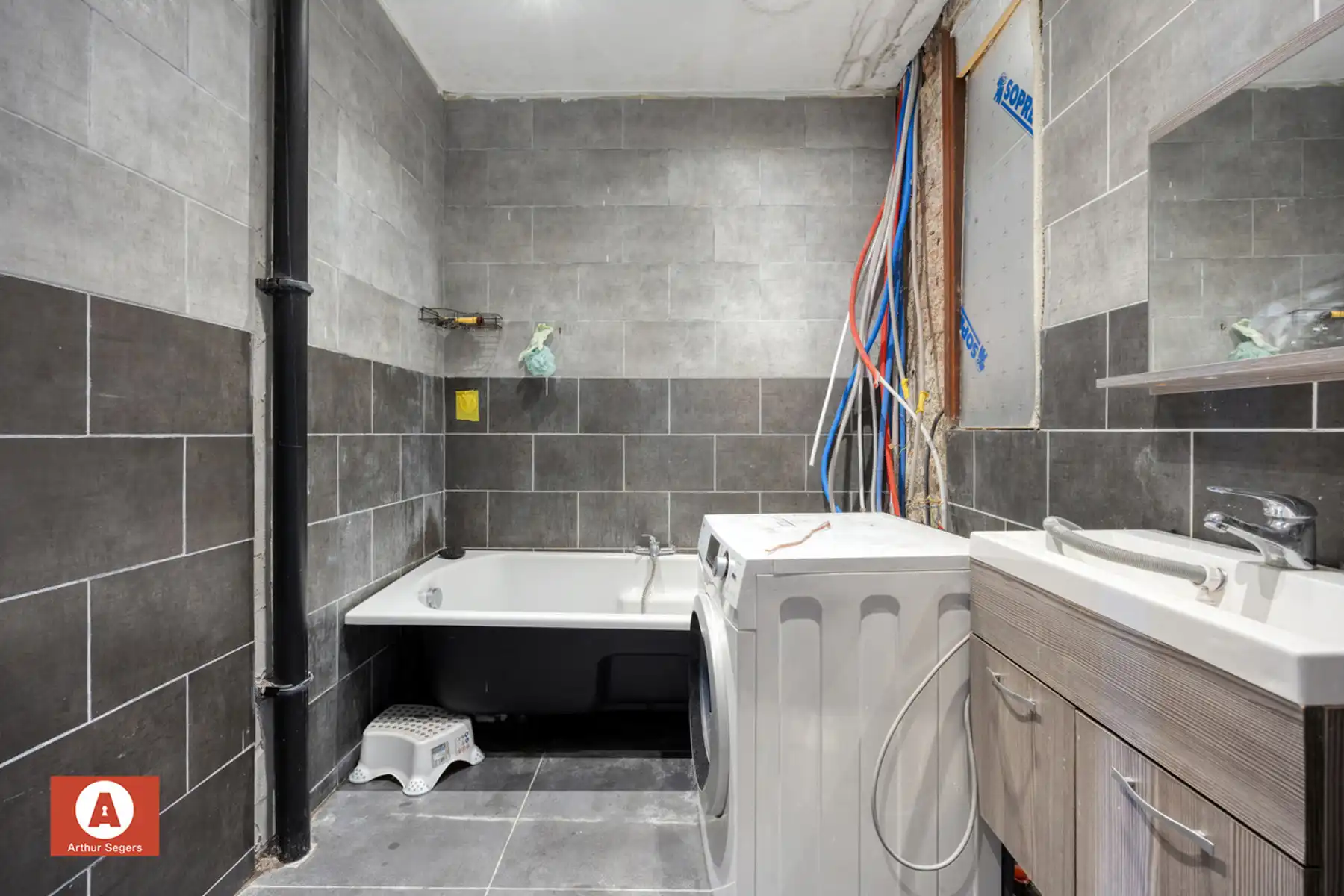 Veder af te werken/te renoveren gezinswoning mét achterbouw foto 12