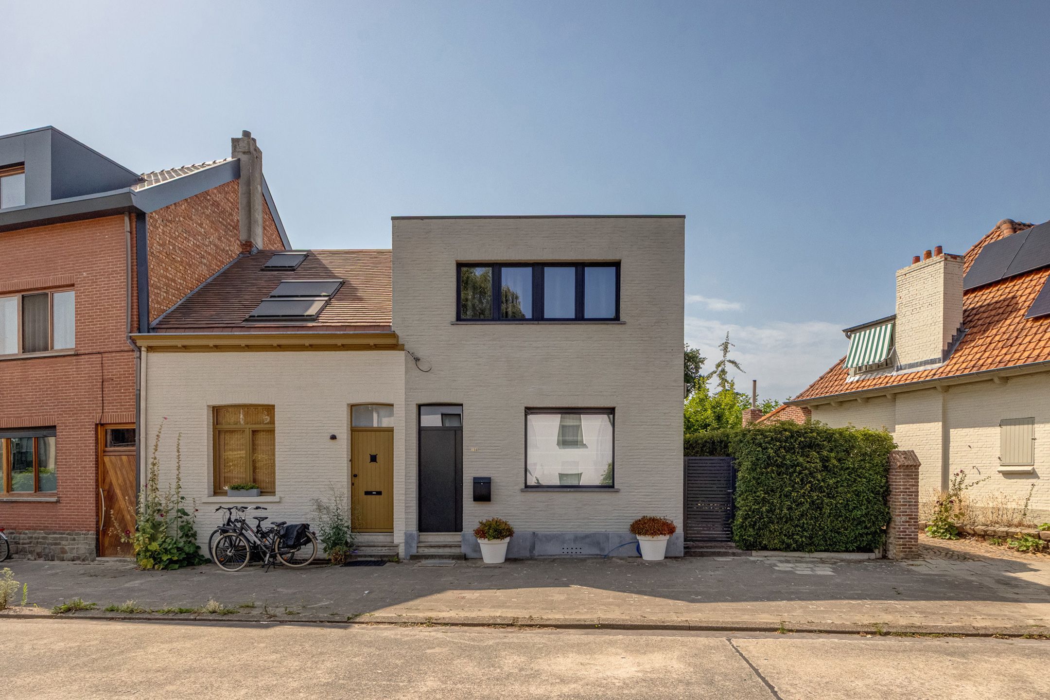Gerenoveerde woning op heerlijke locatie in Hove foto {{pictureIndex}}