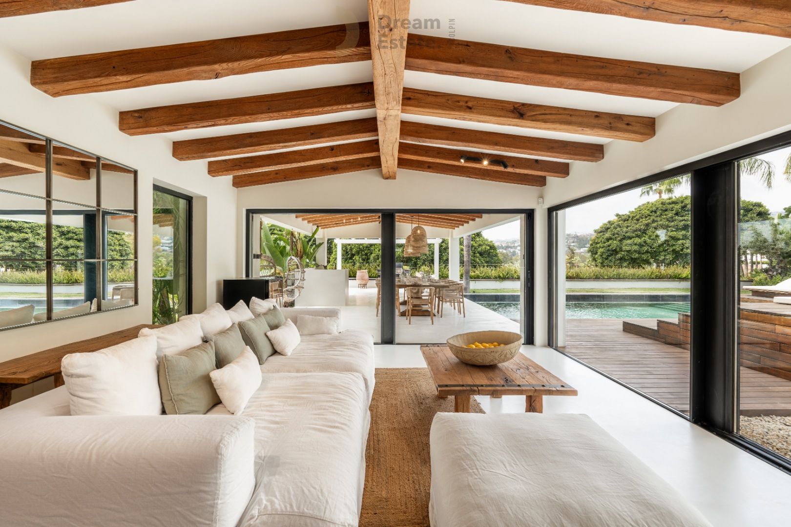 Unieke eerstelijns golfvilla in een exclusieve 'gated community' te Nueva Andalucia foto 23