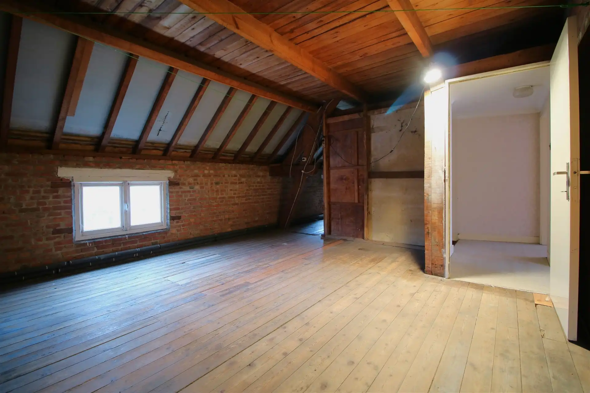 Te renoveren woning met tuin en garage foto 21