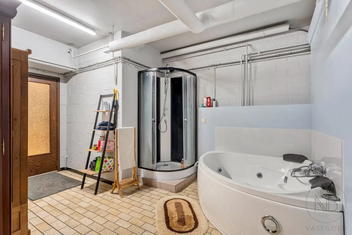 Veelzijdig commercieel gebouw met woonst op goede locatie in Driehoeven foto 16