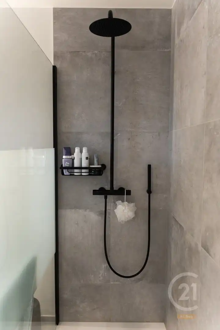 Moderne Woning met 4 Slaapkamers en Inpandige Garage in Lombardsijde foto 13