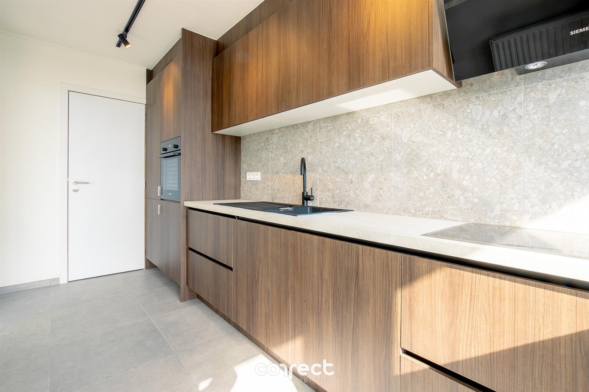 Pas gerenoveerd appartement met panoramisch zicht op Gent foto 4