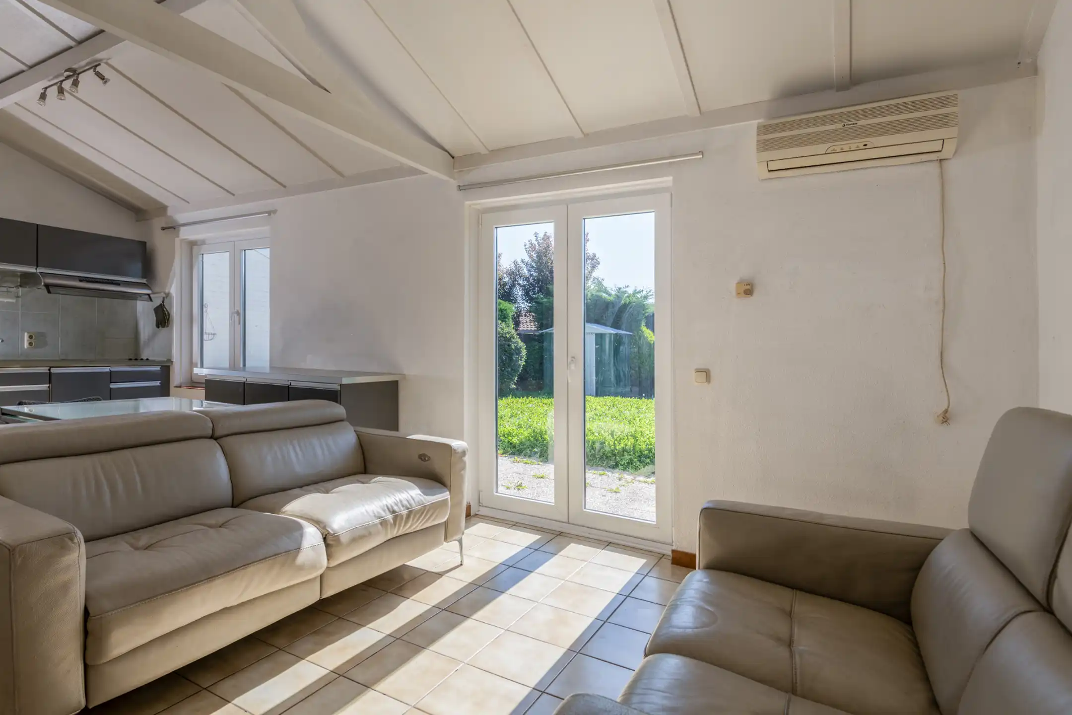 Charmant duinenhuisje aan natuurreservaat – 2 slaapkamers, tuin & parking. foto 5