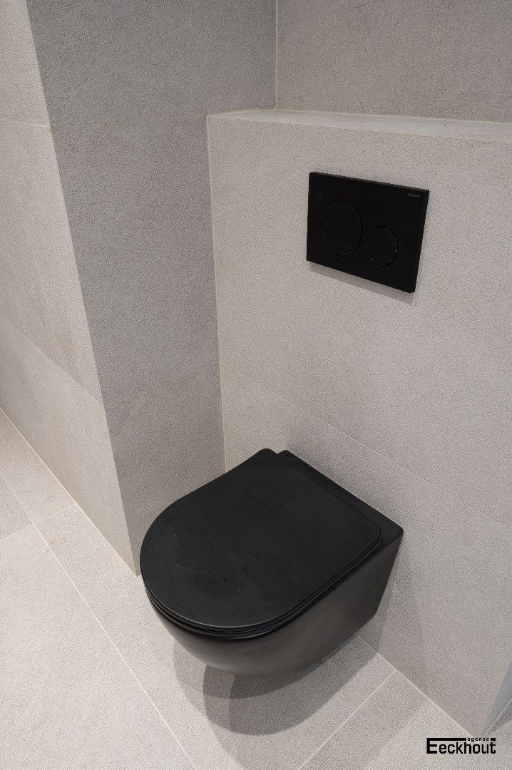 Instapklaar handelspand in de klassevolle vernieuwbouw 'Residentie Derycker'. foto 8