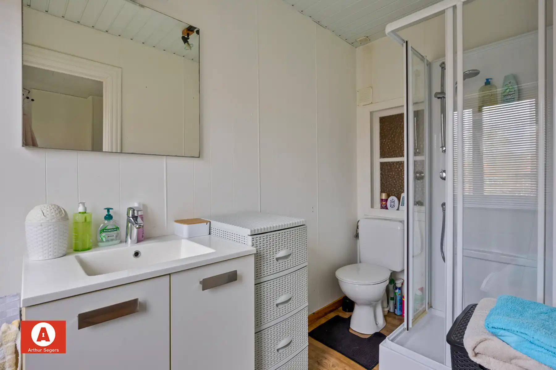 Woonhuis opgesplitst in 2 appartementen/woon-entiteiten foto 21