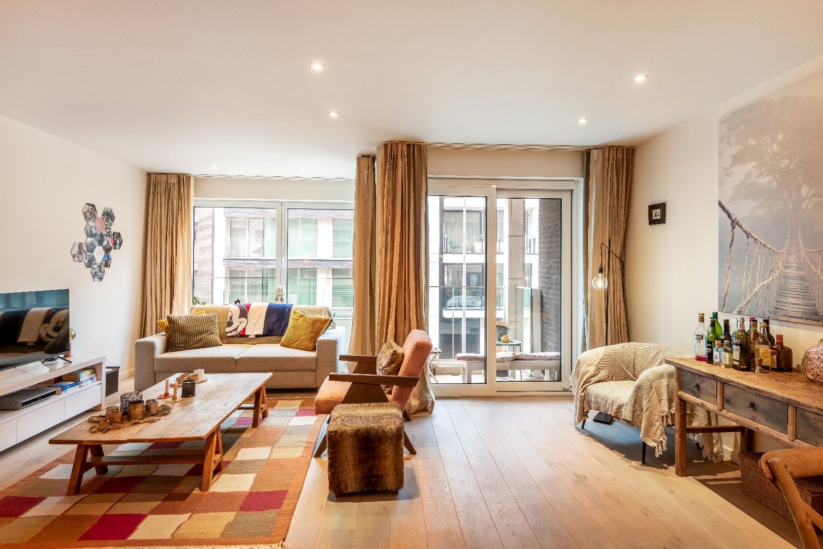 Ruim woonappartement gelegen op wandelafstand van de Zeedijk en het centrum van Knokke. Aankoop inpandige box mogelijk. foto 3