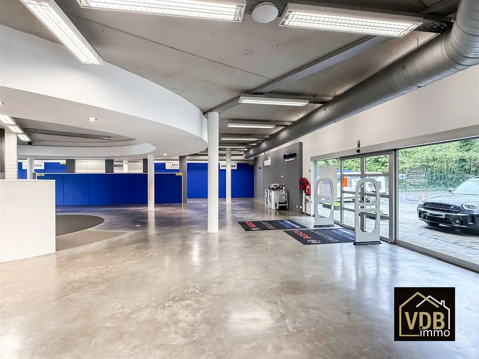 COMMERCIEEL PAND MET PENTHOUSE OP TOP LOCATIE foto 9