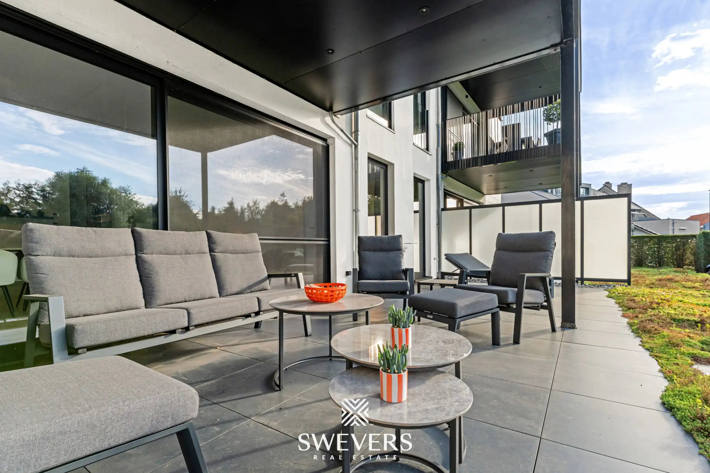 Appartement met twee autostaanplaatsen en terras met uitzicht op prachtige binnentuin foto 15