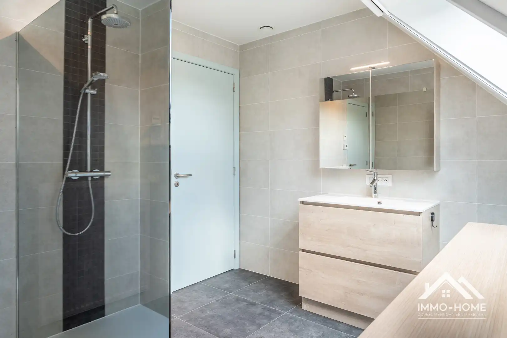 Prachtige instapklare woning met zwembad!  foto 16