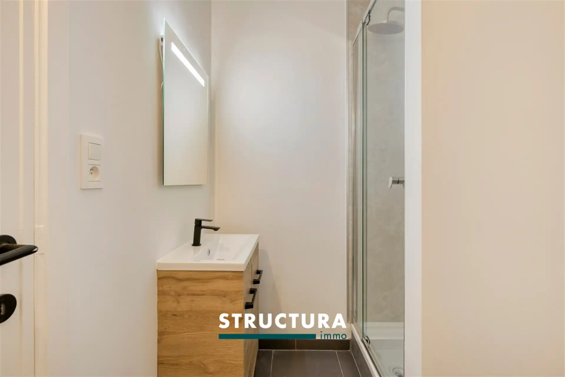 Gerenoveerd appartement met tuin op centrale ligging foto 10