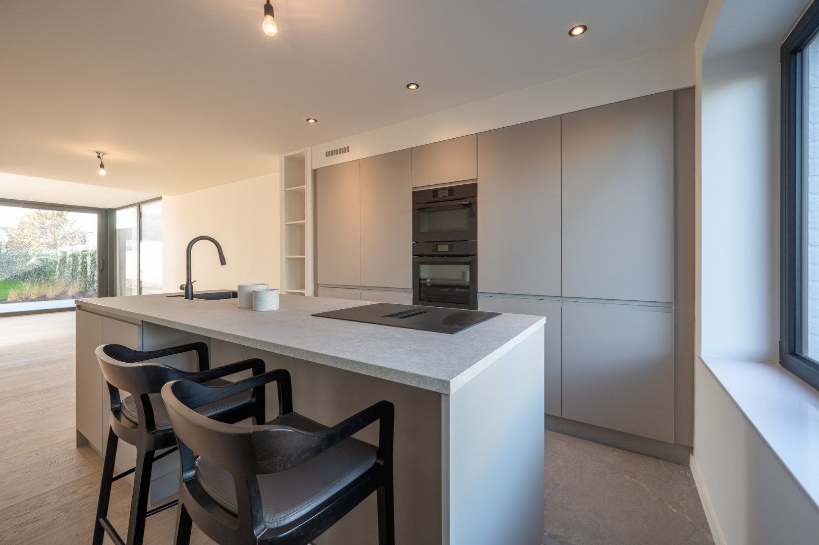 Volledig gerenoveerde en energiezuinige woning met prachtige diepe tuin foto 11